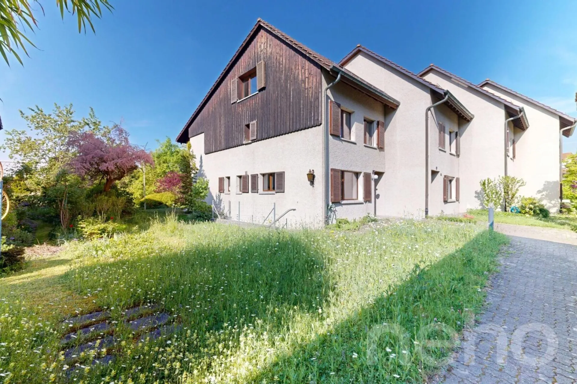 Attraktives 5.5-Zimmer-Reihenmittelhaus mit Blick ins Grüne