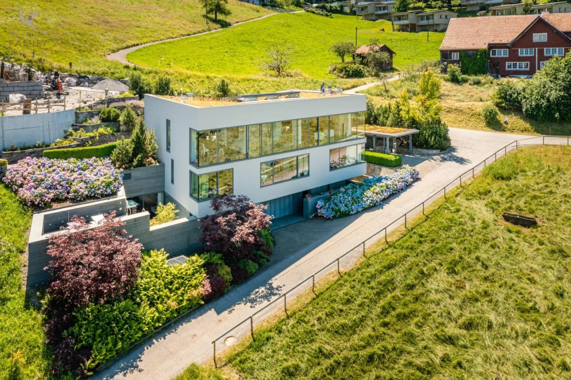 Traumhafte Luxus-Designer-Villa mit fantastischer Seesicht und Einliegerwohnung