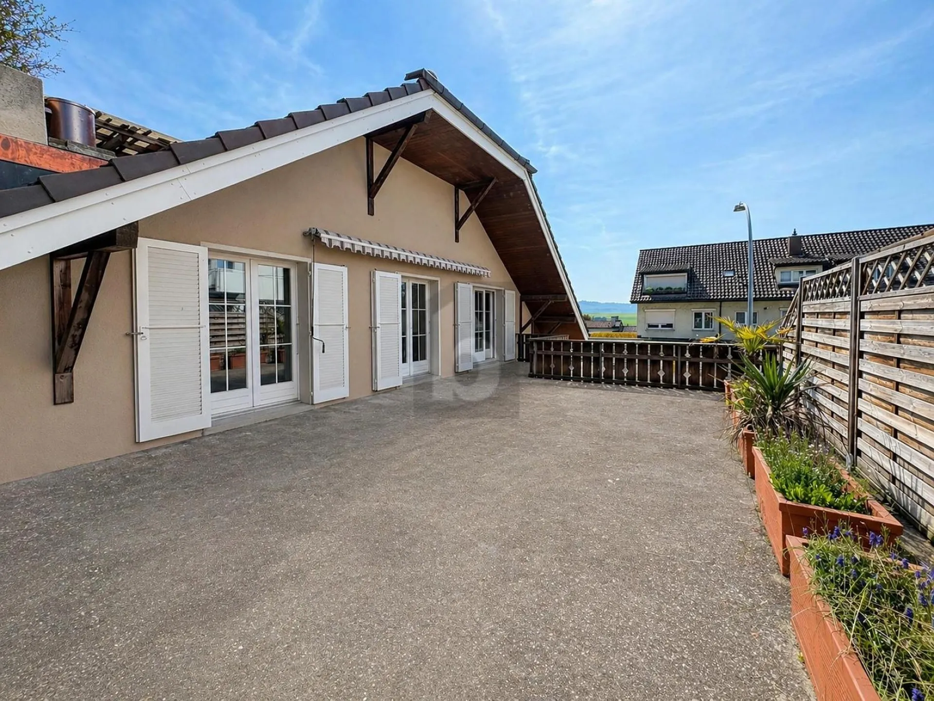 Rénové récemment avec grande terrasse