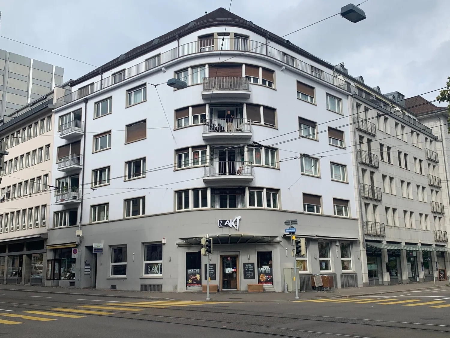 Grosszügige 5-Zimmer-Wohnung an zentraler Lage in Zürich