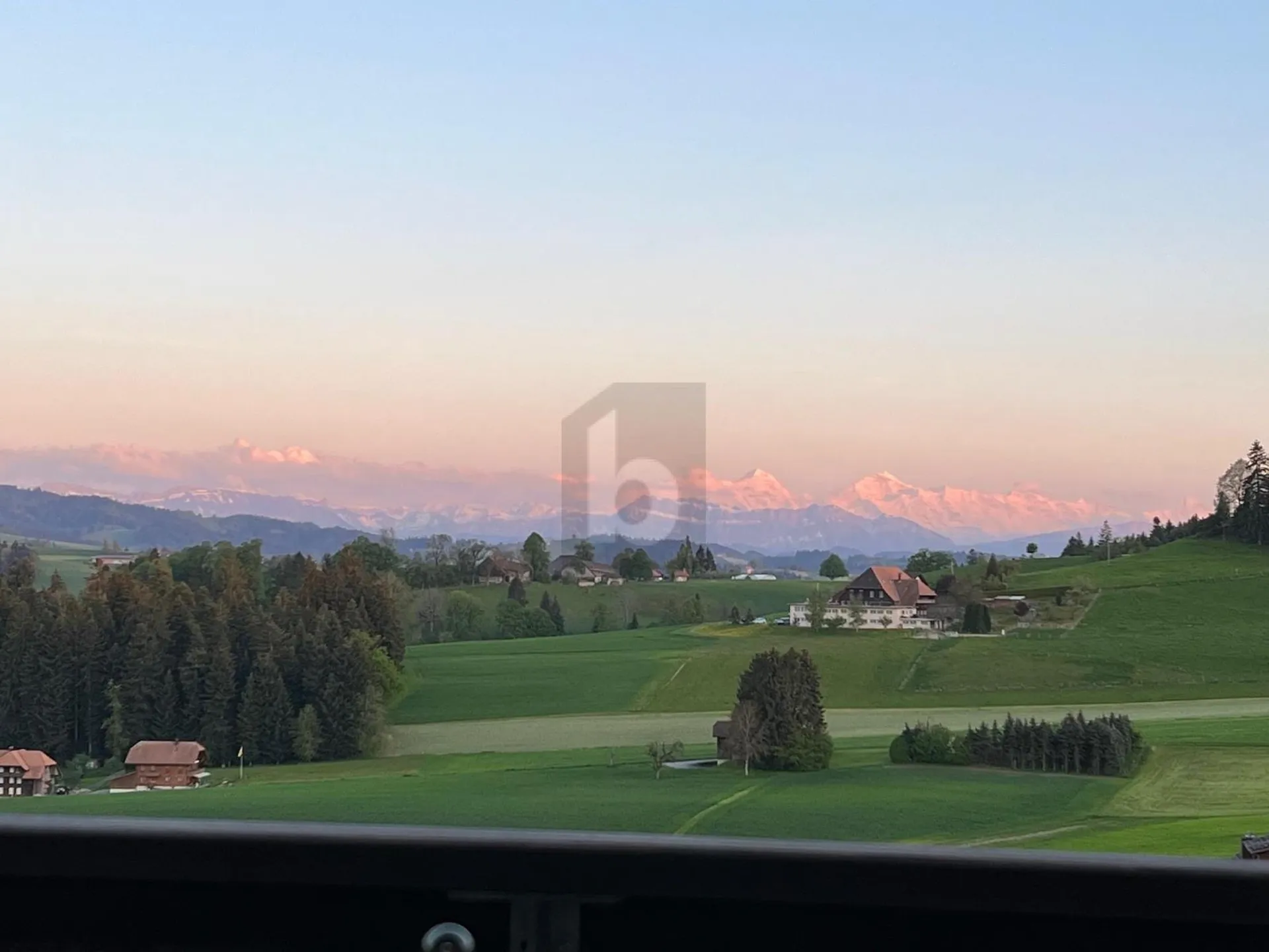LUXURIÖS, RUHIG & MIT BERGPANORAMA
