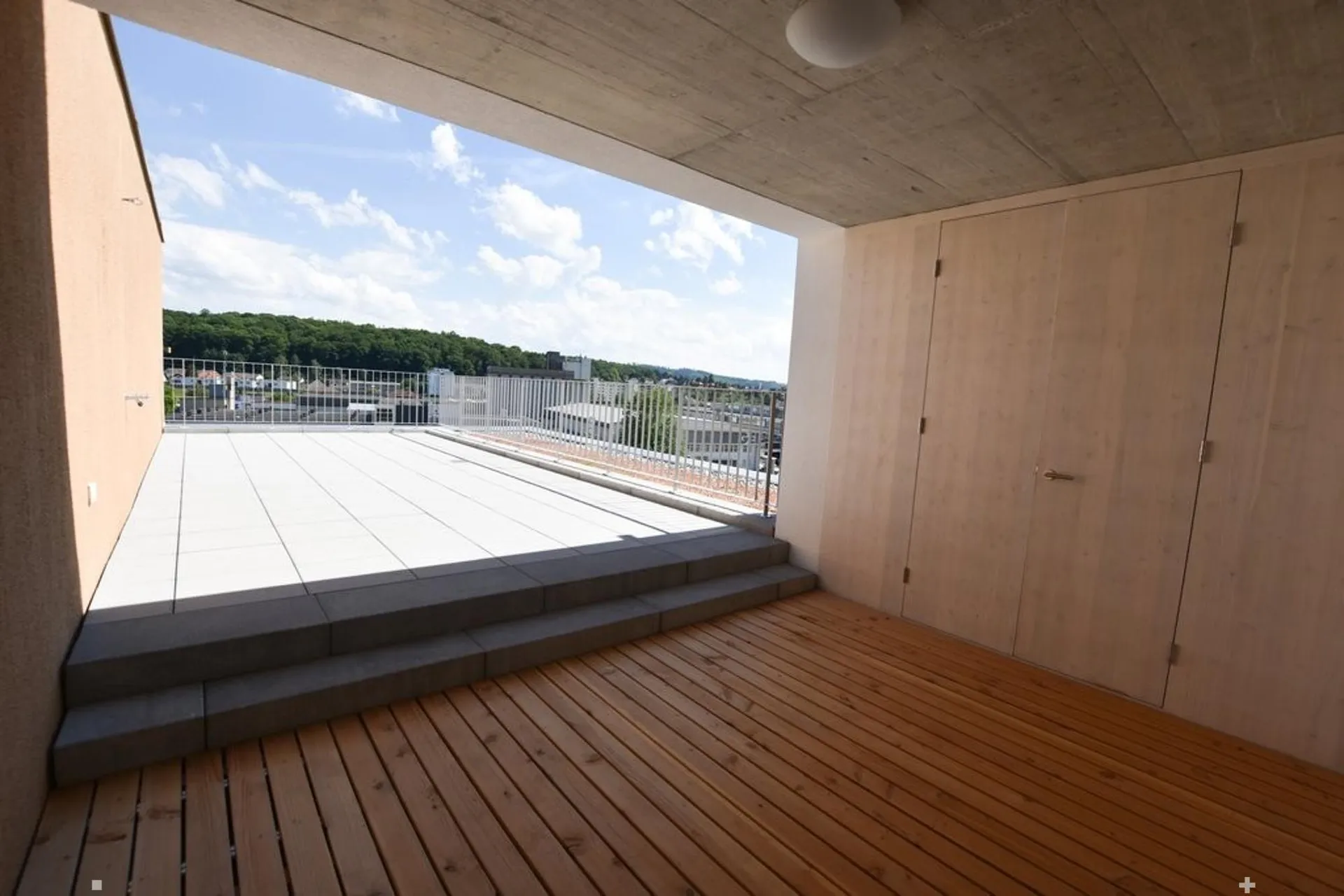 Appartamento attico 3.5 locali con grande terrazza (vista su Schüssinsel)