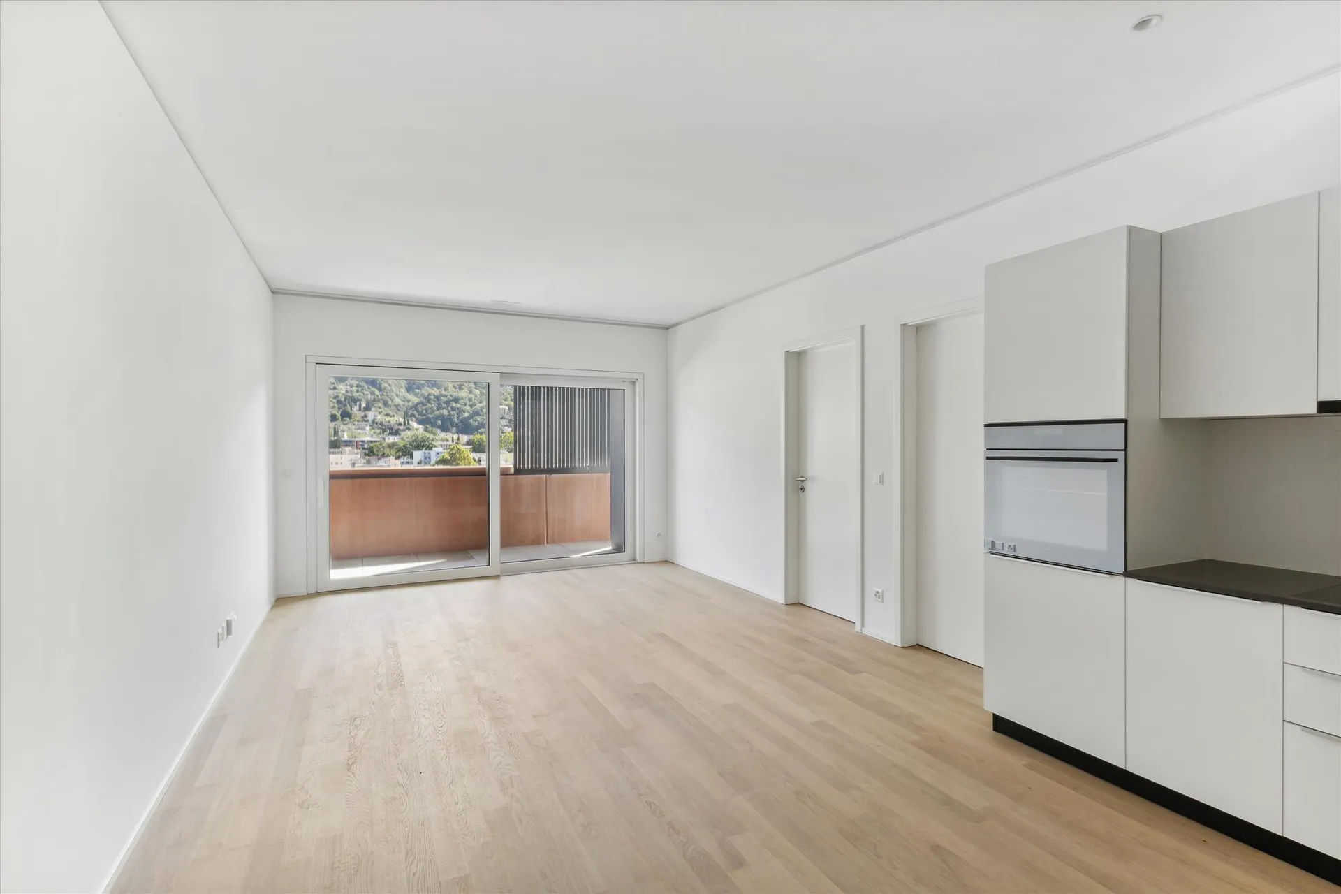 moderno e luminoso 2.5 locali a due passi dal centro