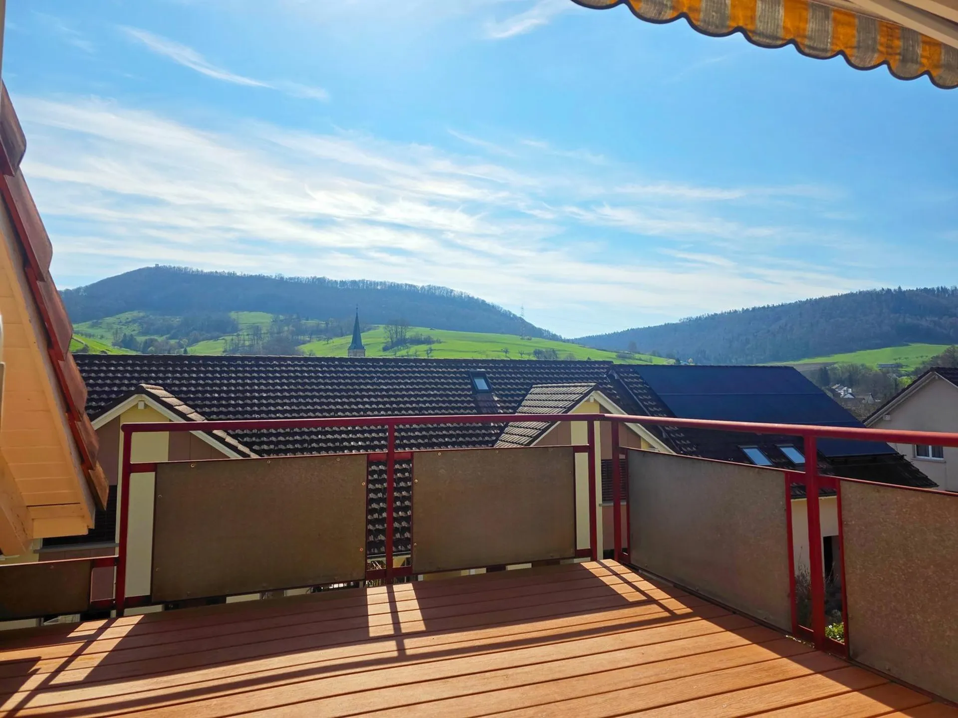 Appartamento charmant con balcone che si affaccia sul verde – quieto e vicino alla natura
