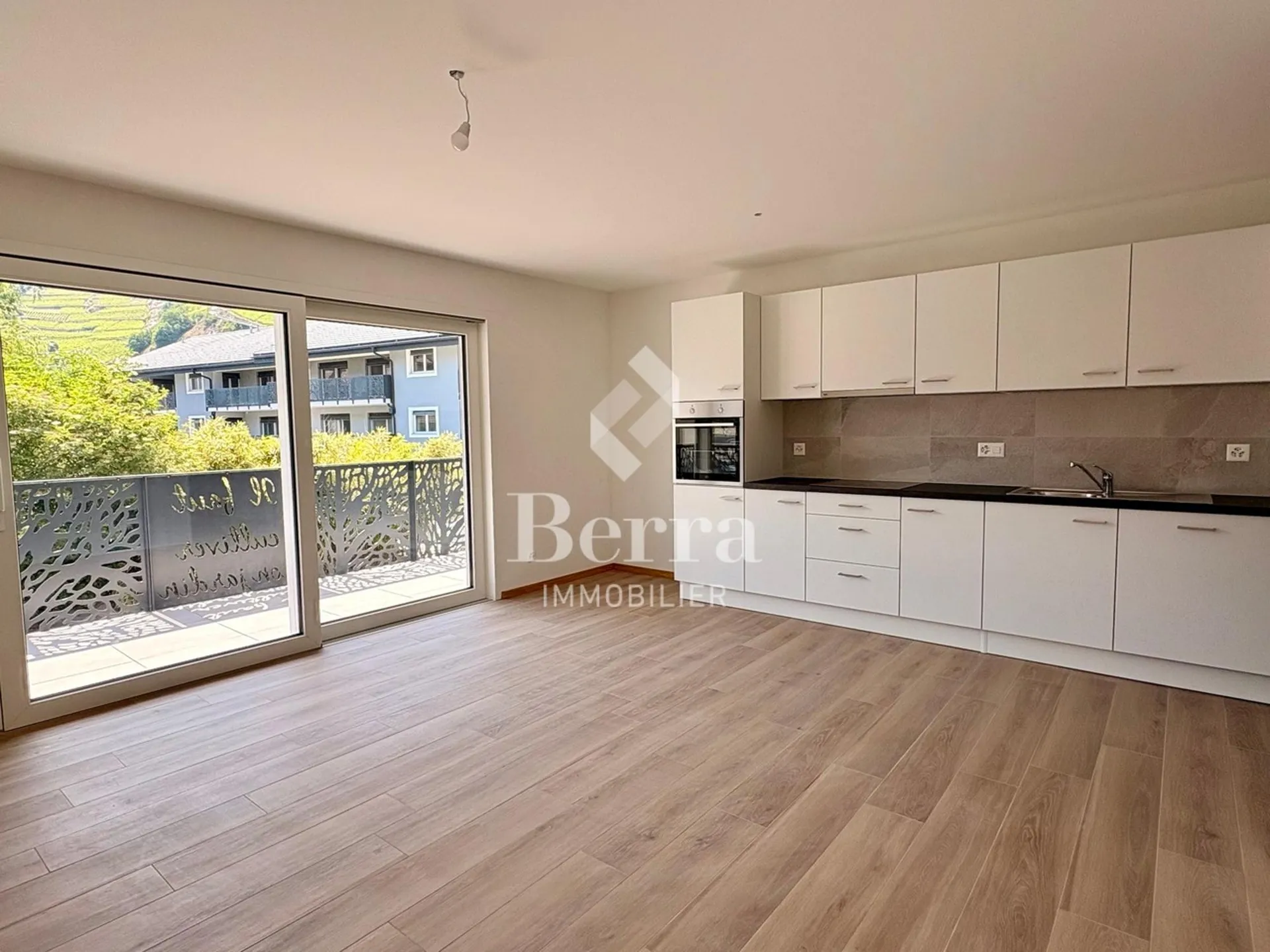 NEUF !!! appartement de 3.5 pièces ! DISPONIBLE DE SUITE