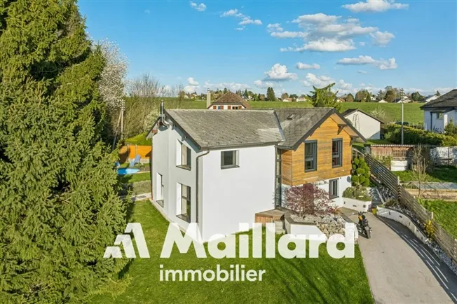 Freistehende Villa komplett renoviert