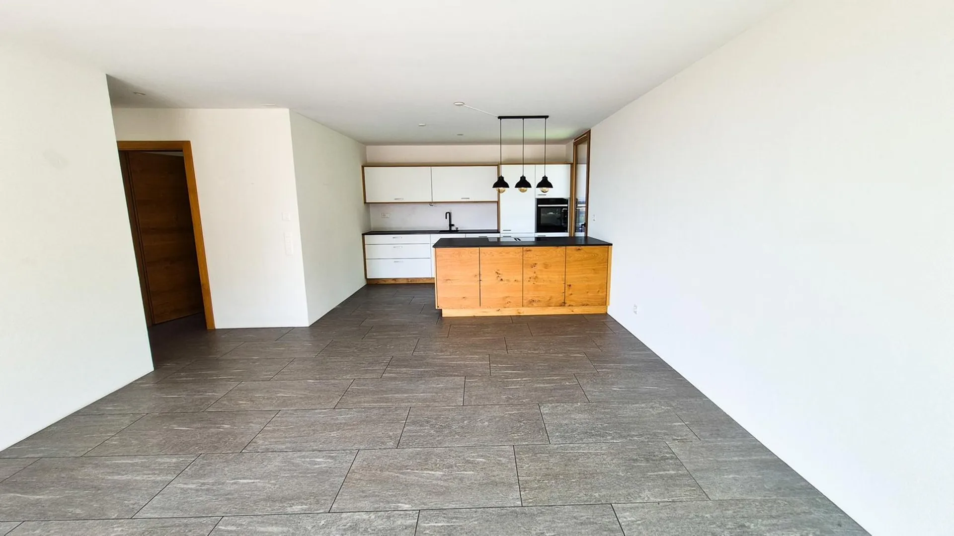 Arcegno - moderne 2,5-Zimmer-Wohnung + Hobbyraum (ref. 1513-002)