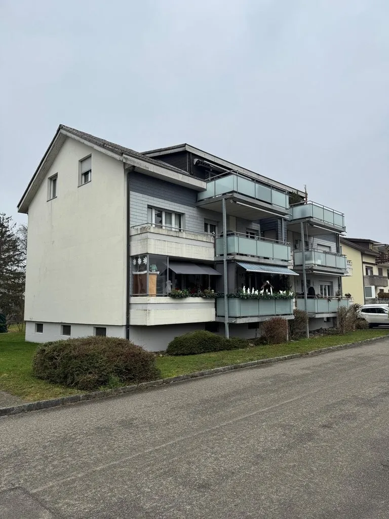 Schöne 4.5 Zimmerwohnung in Arch zu vermieten !