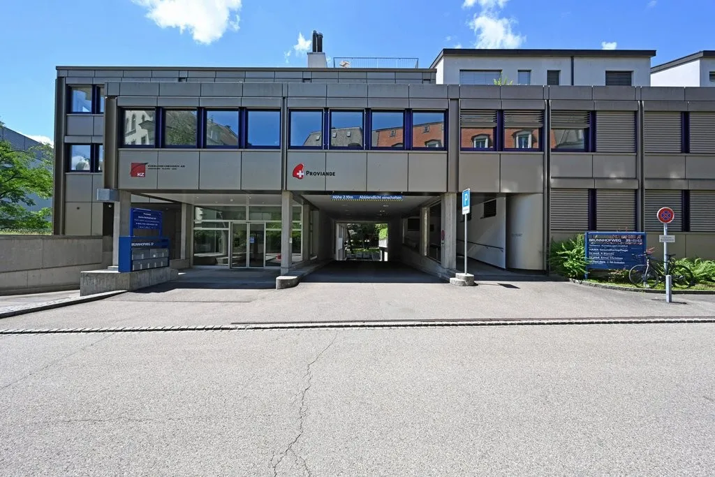 Ihr Motorrad-Einstellhallenplatz in Stadtnähe