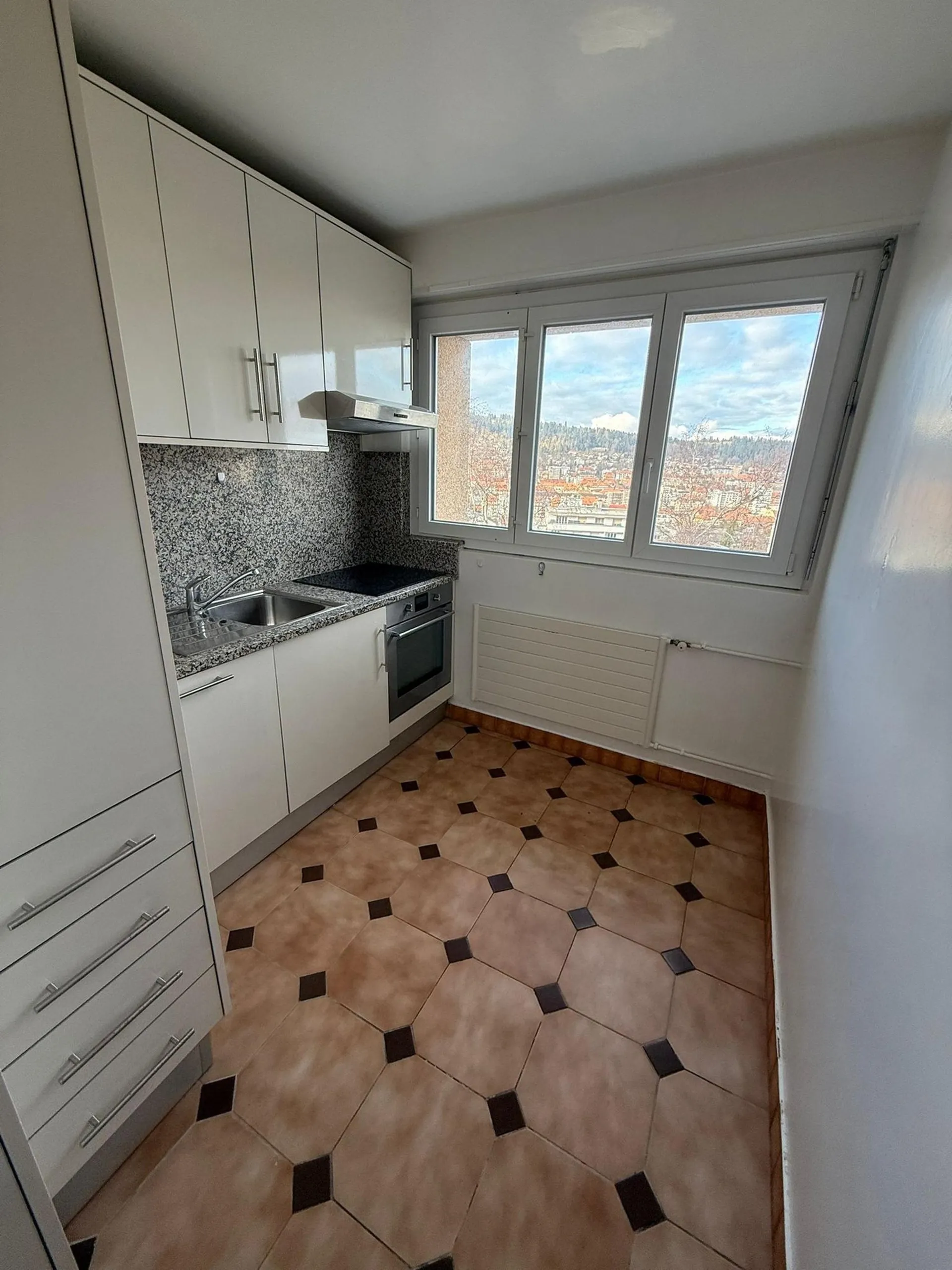 Charmant appartement de 3,5 pièces avec vue panoramique- Premier mois de loyer offert! !