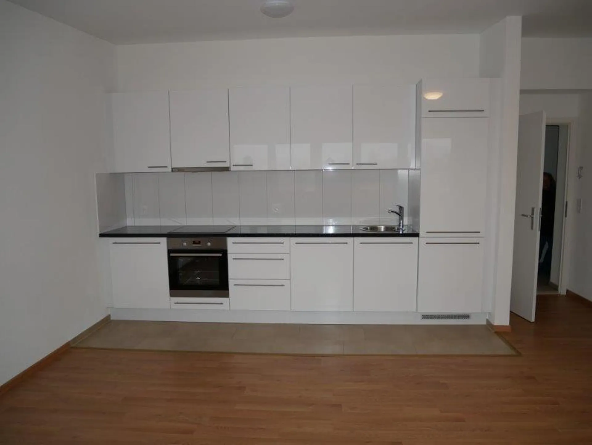 Neubau! Ausgebaute Studio-Dachwohnung zu vermieten!