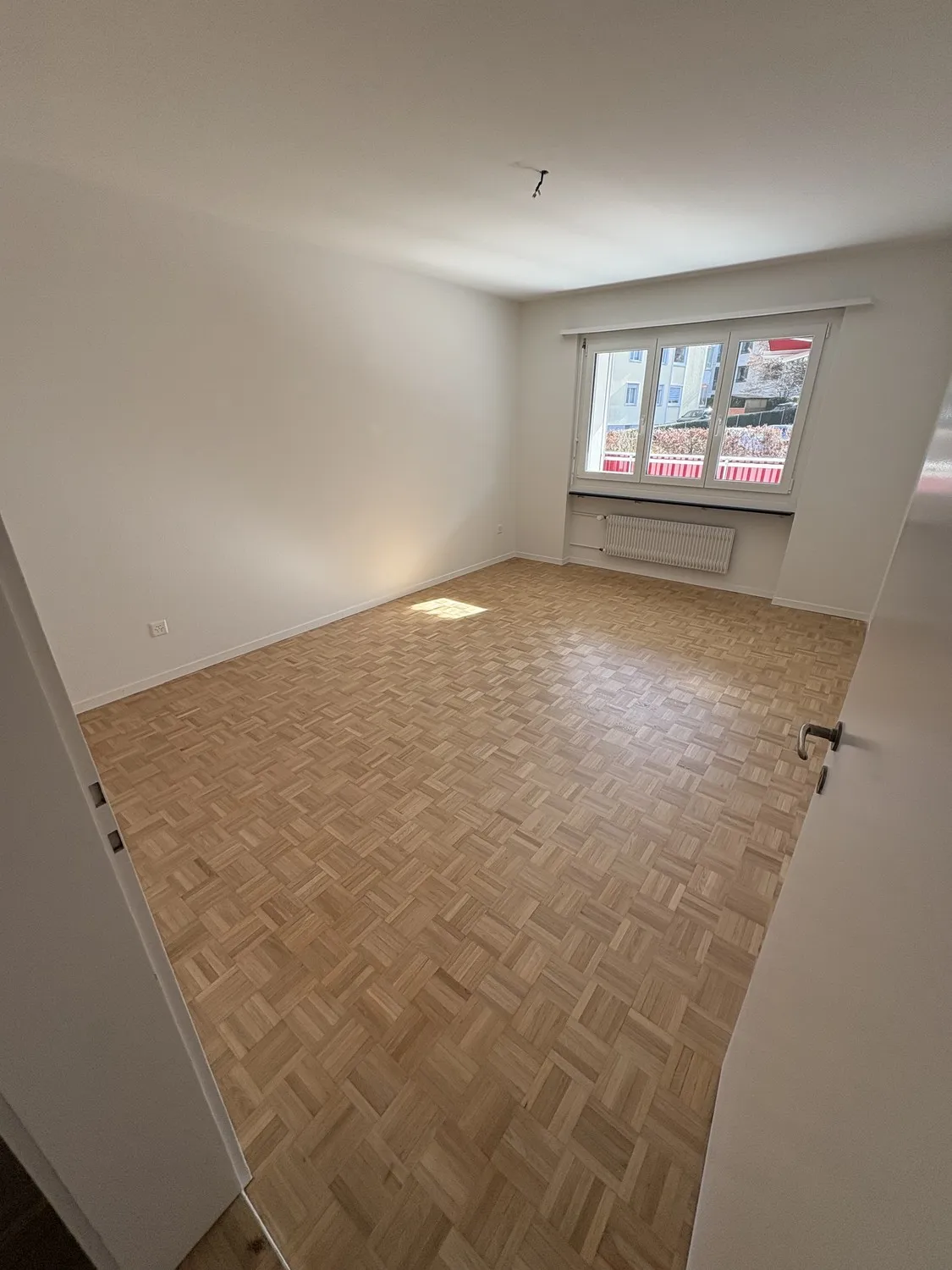 Suche nette WG- Partnerin für Wohnung in Albisrieden