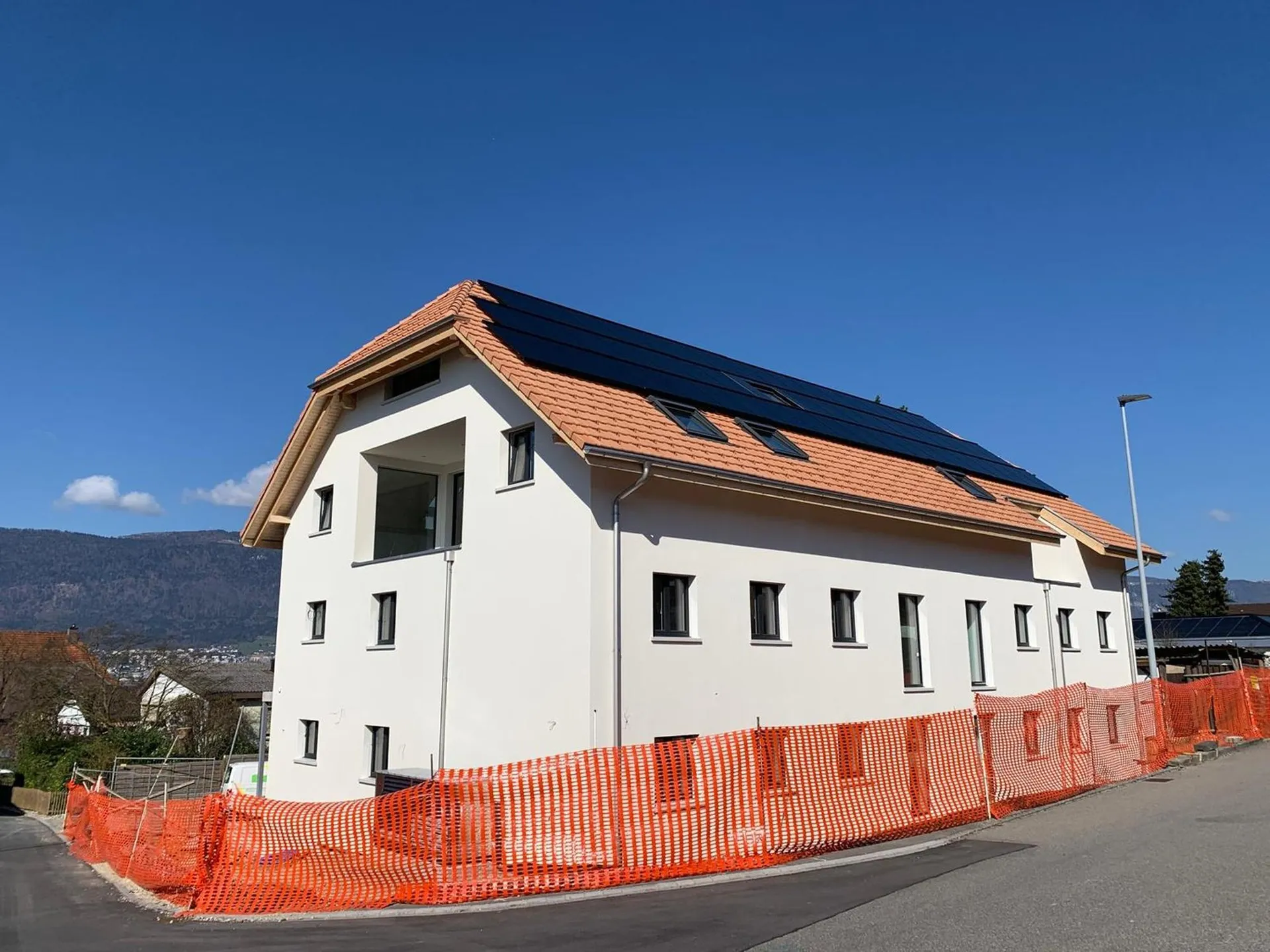 Erstvermietung: 4.5-Zimmerwohnung 120m2 EG und OG (ab 01.05.2026)