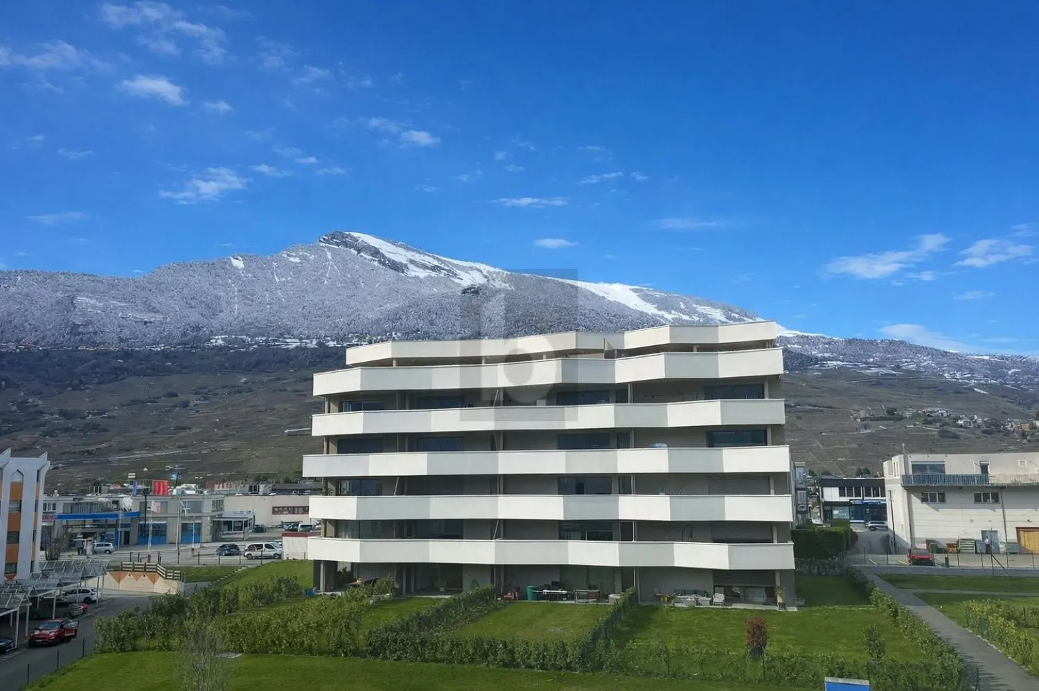 LUMINEUX AVEC VUE SUR LES MONTAGNES