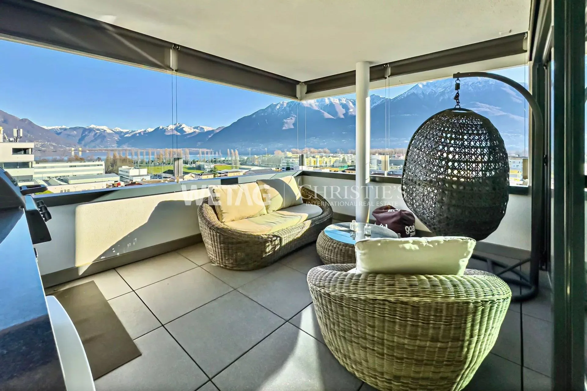 Appartamento con vista lago