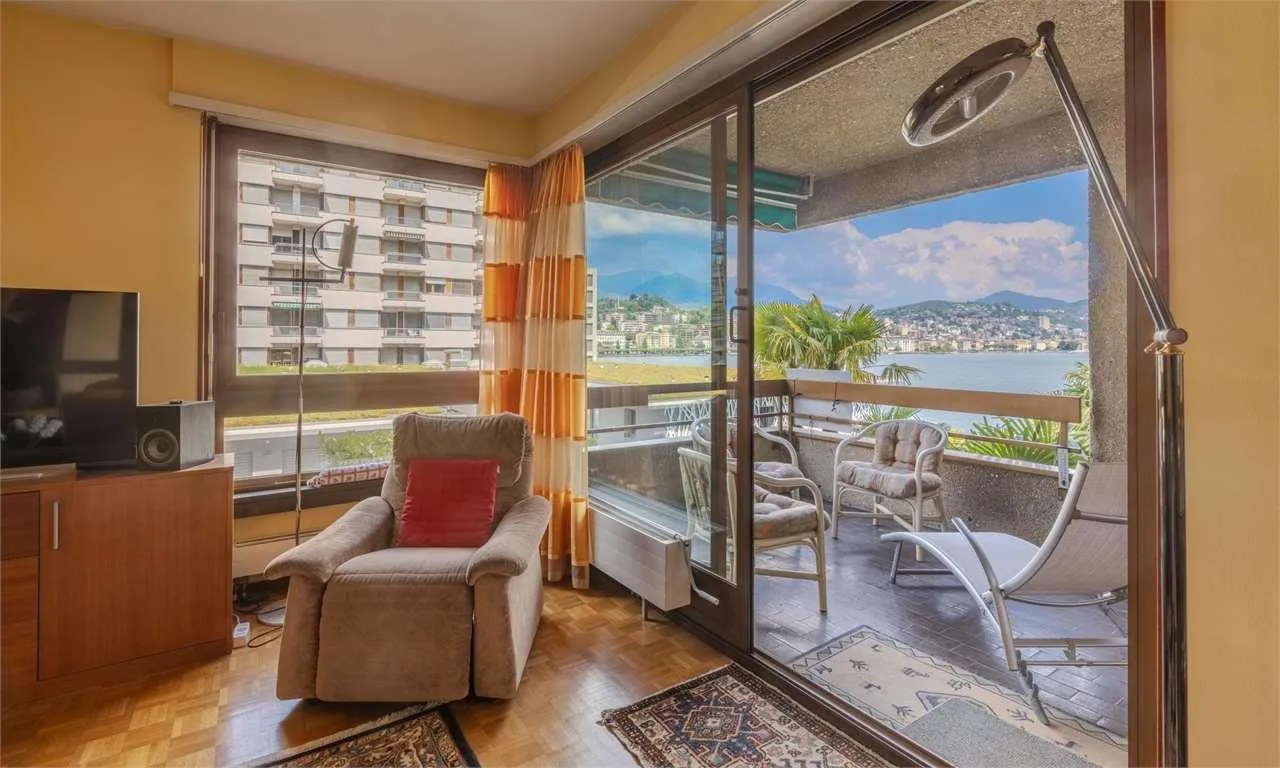 Paradiso: 3,5 loc. fronte lago - residenza secondaria