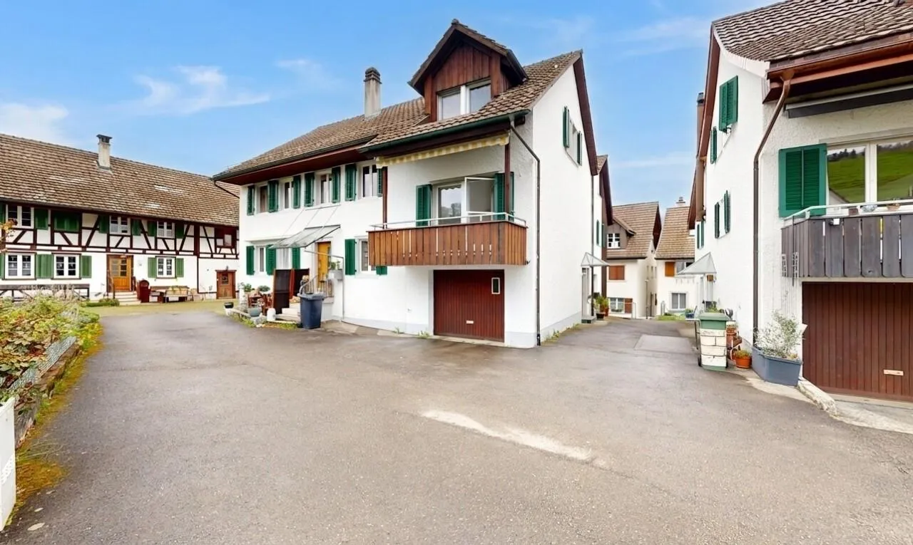 Gepflegtes 2-Familienhaus mit 4.5- & 5.5-Zimmer-Wohnung