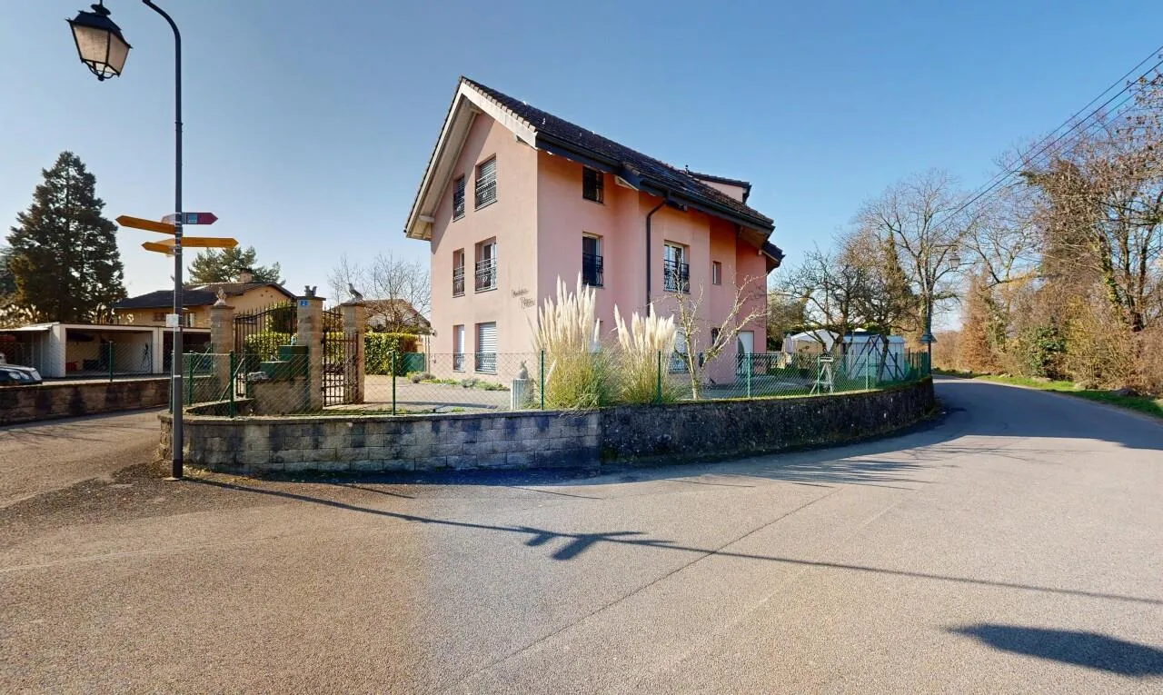Spacieux appartement familial avec balcons et jardin à St-Prex