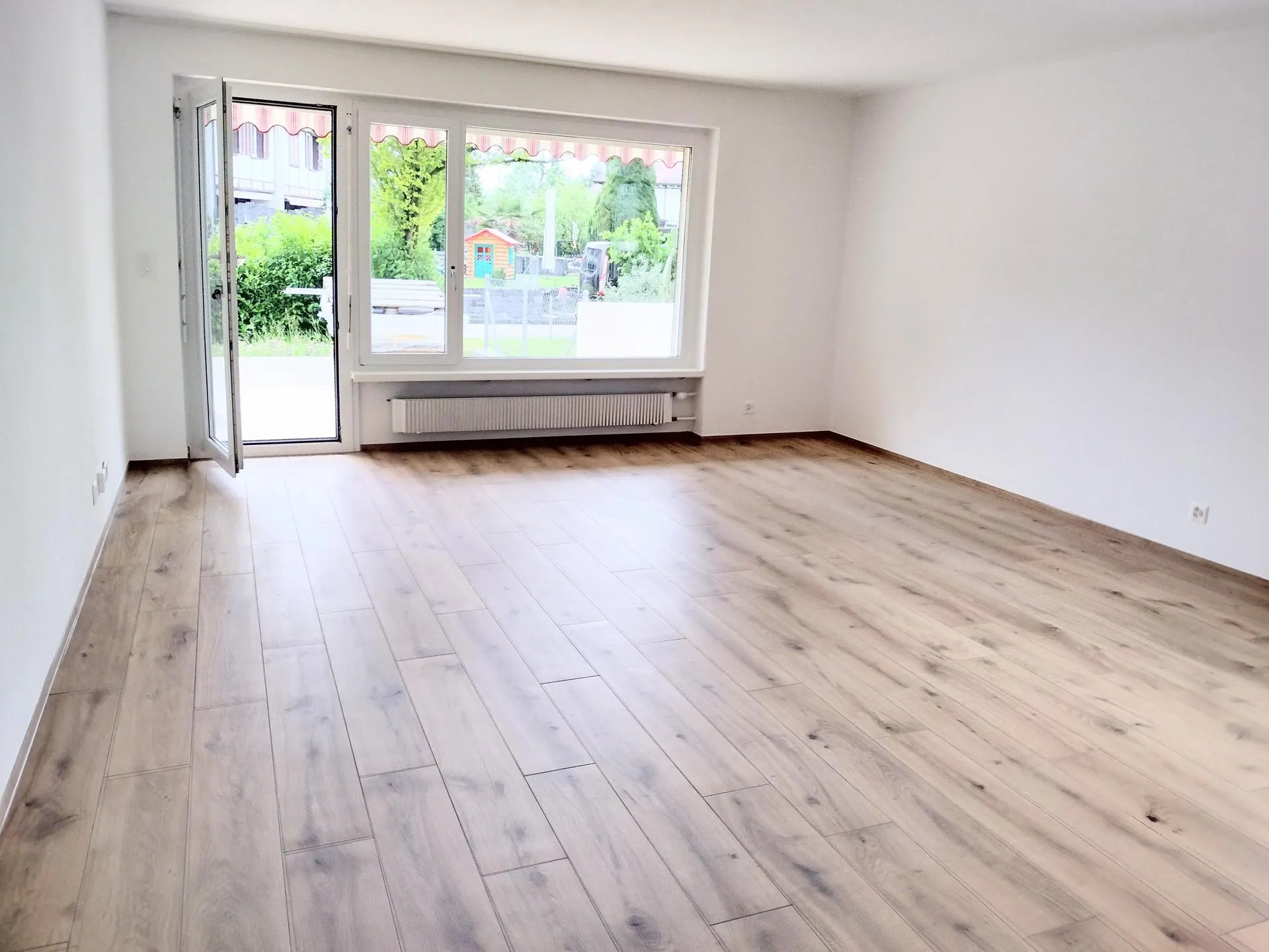 Neu renovierte und zentrale 3.5 Zimmer Gartenwohnung in Uster