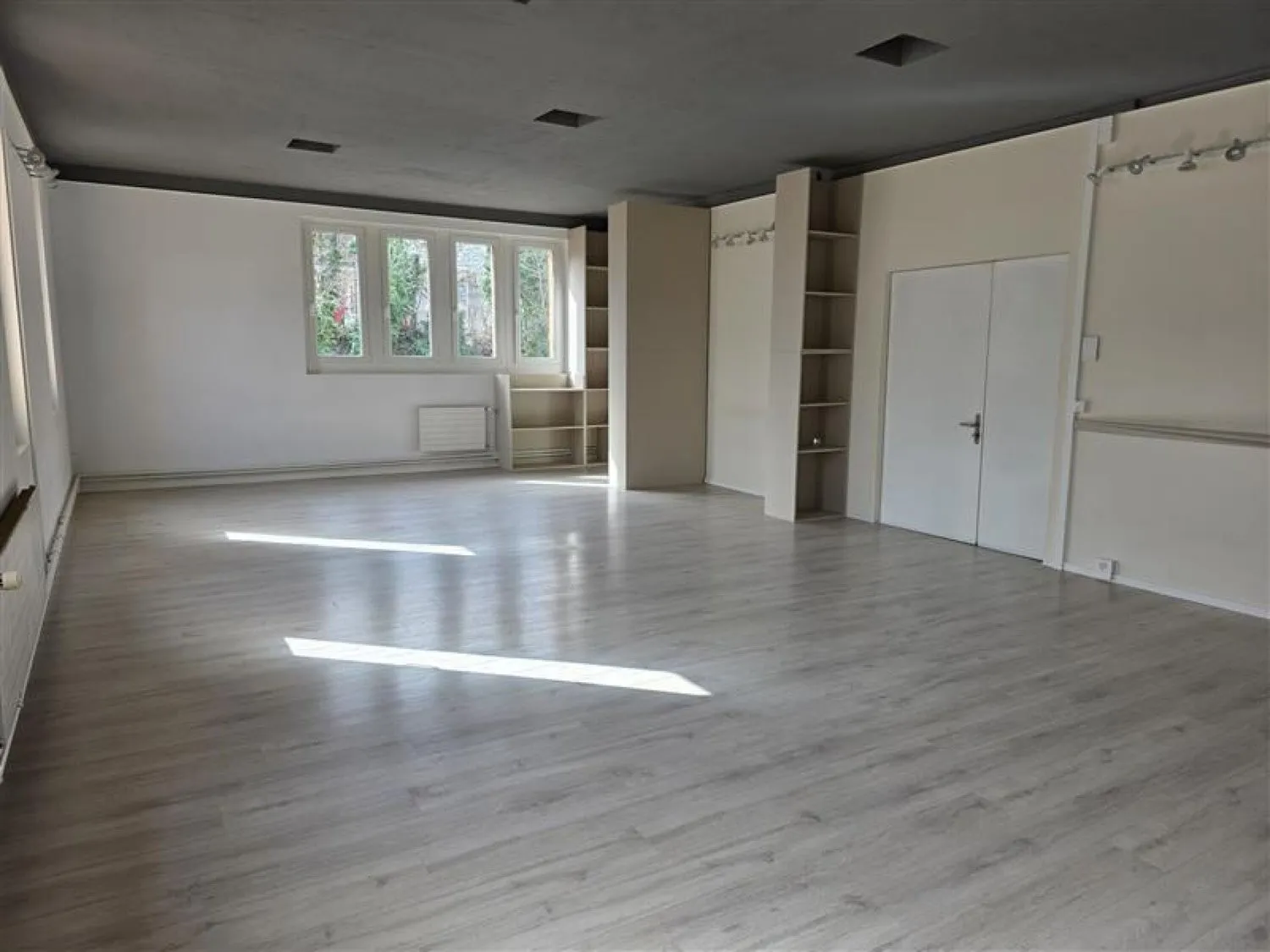 Bureaux à louer 62m2. Disponible immédiatement