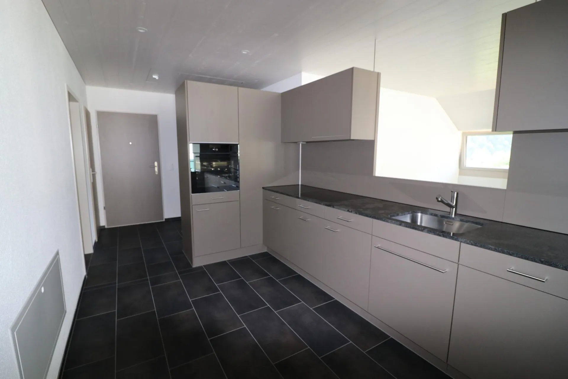 Moderne 3 1/2 Zimmer Wohnung an idyllischer Lage