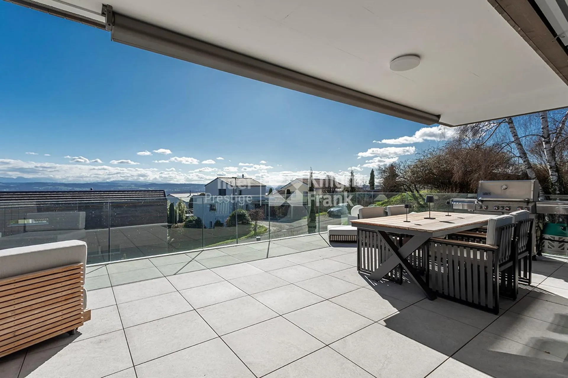Magnifique appartement attique de 4.5 pièces avec vue imprenable sur le lac de Morat à vendre à Lugnorre