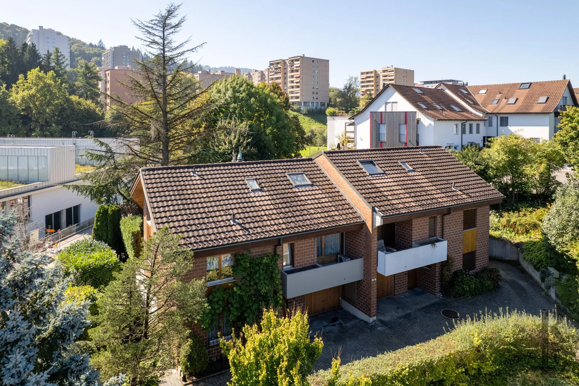 Spacious semi-detached house with stylish living near Lucerne