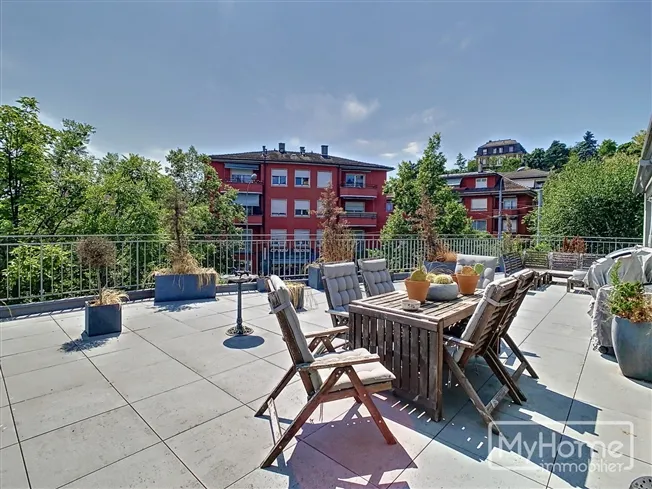 Prächtige Penthouse-Wohnung, ideal gelegen mit großer Terrasse