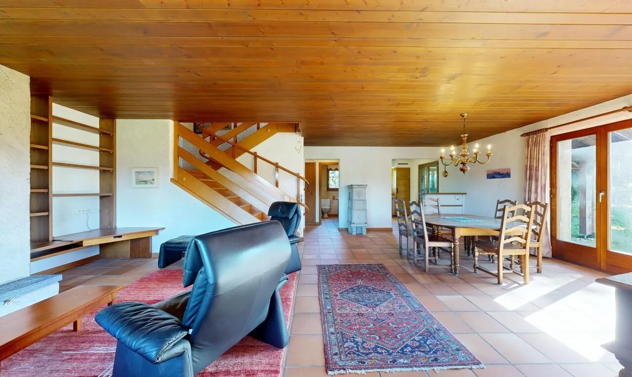 Charme, espace et lumière: villa individuelle à fort potentiel