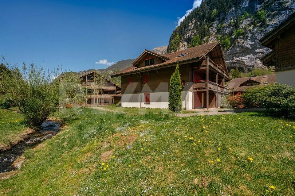 3.5-Zimmer-Dachwohnung mit Balkon und Carport in Lauterbrunnen