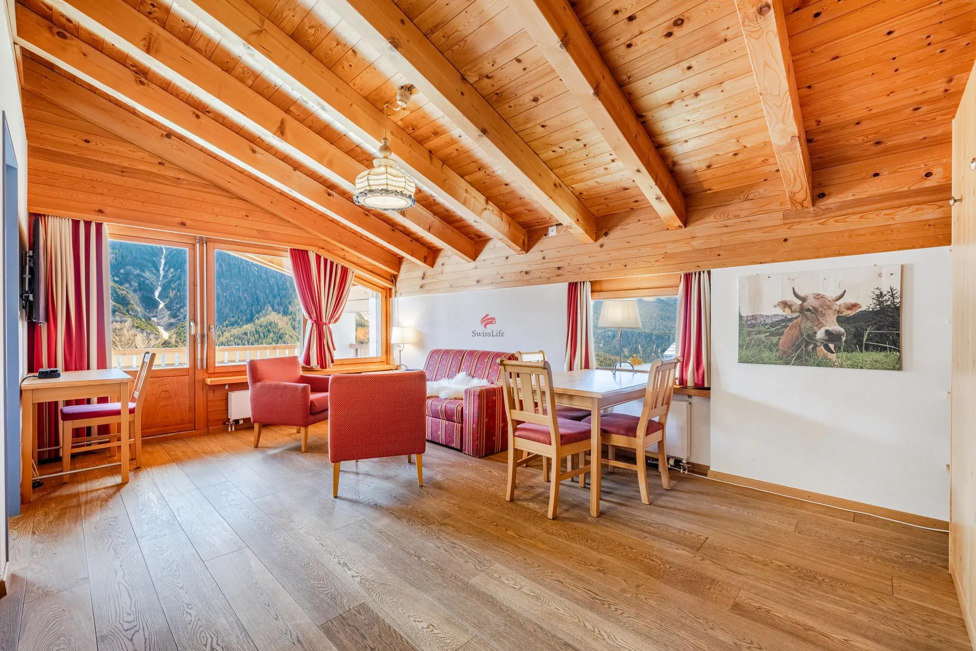 Sunny holiday apartment with mountain panorama
