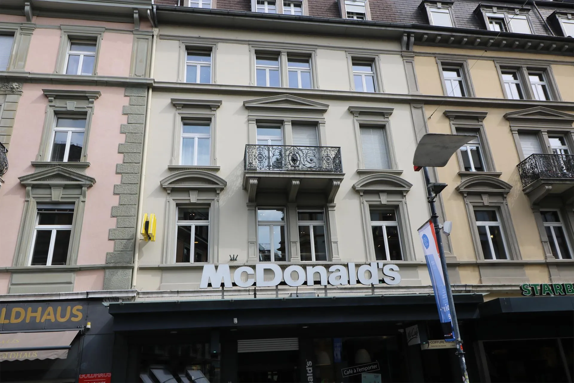 Moderne Wohnung direkt im Zentrum/Appartement moderne en plein centre