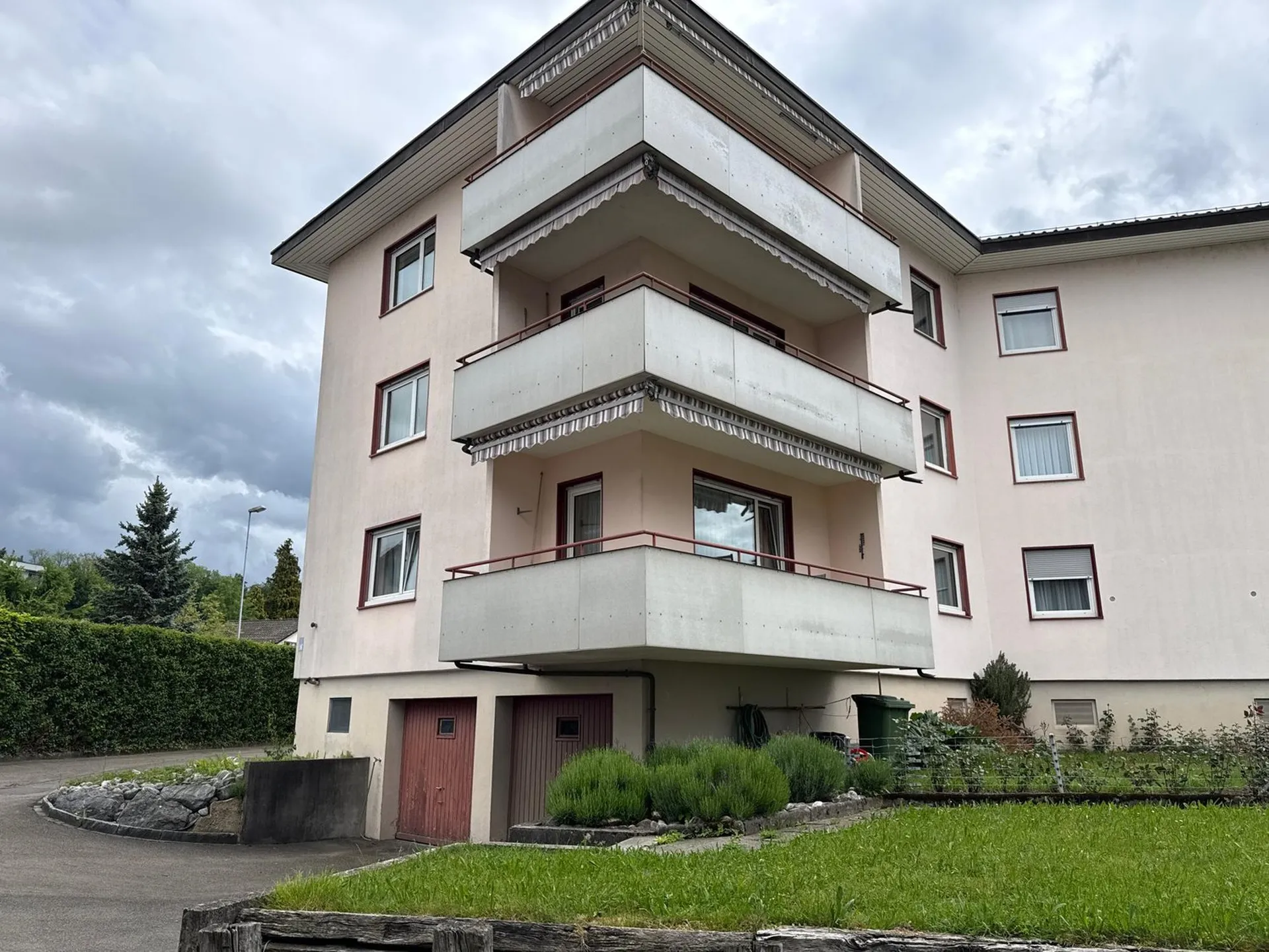 Charmante 4-Zimmer-Wohnung mit Balkon und Gartenbereich in Rapperswil-Jona