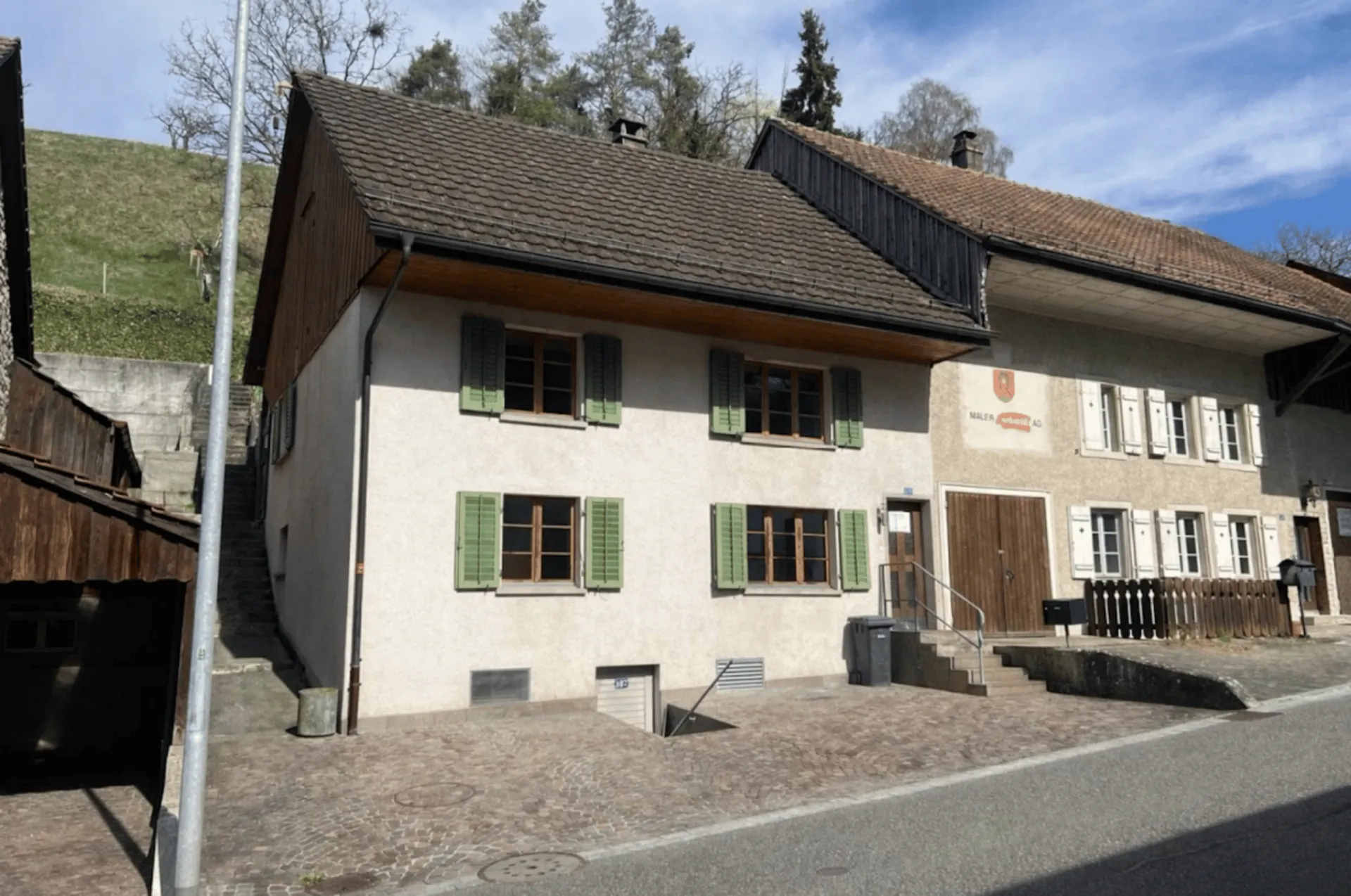 Top renoviertes Rheieneckhaus mit Bauland, Wärmepumpe & Gartenparadies. Sofort bezugsbereit in Würenlingen