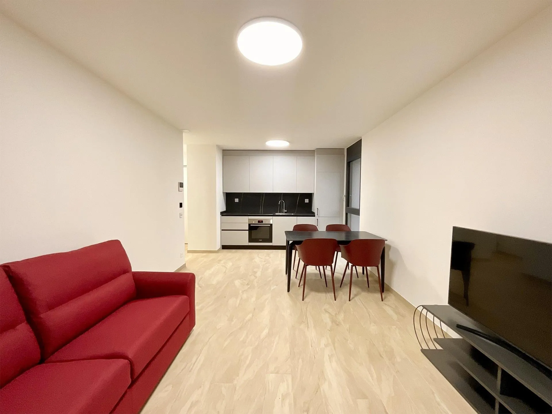 AFFITTASI SPLENDIDO APPARTAMENTO ARREDATO CON TERRAZZA