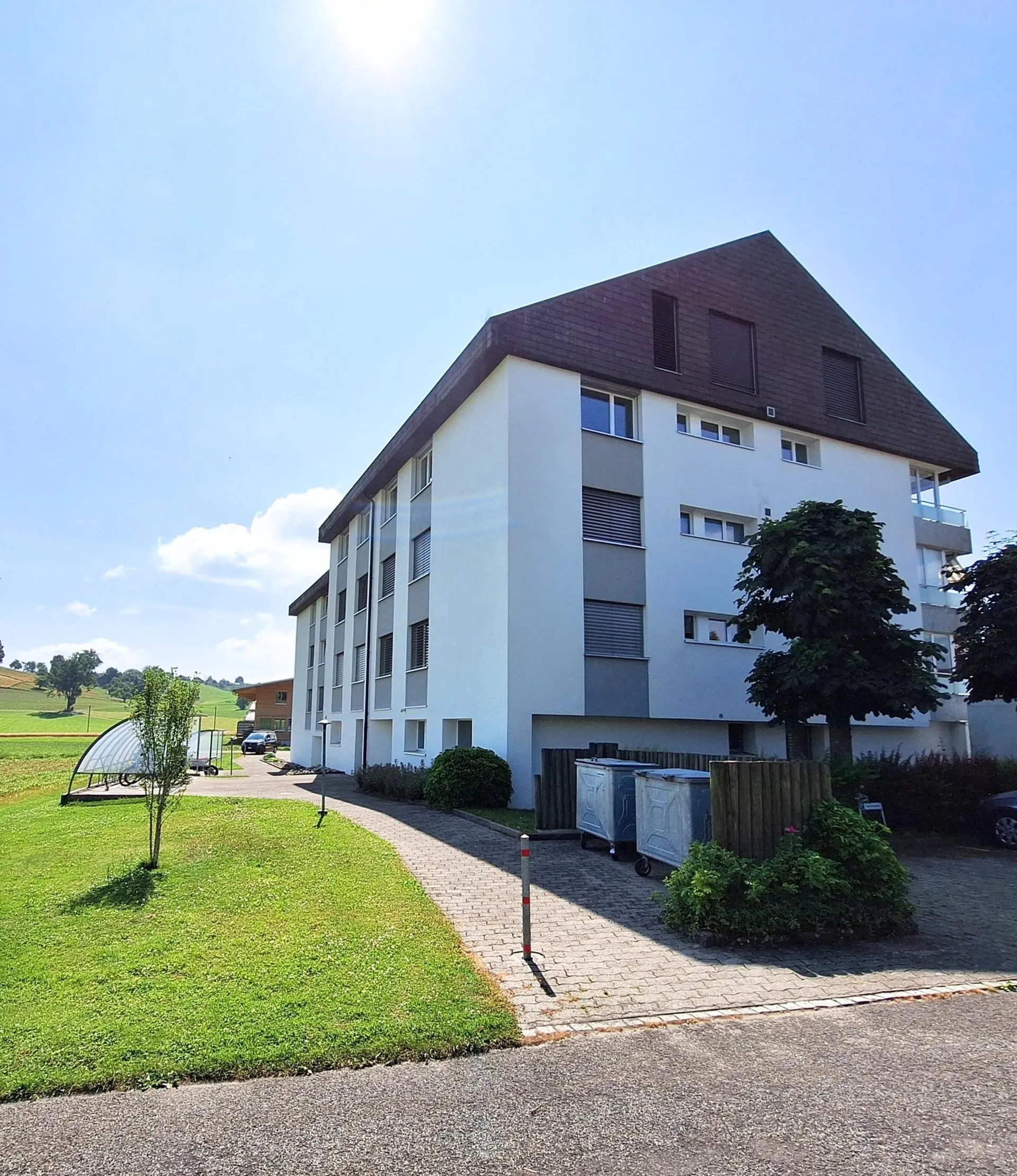 Wunderschöne Dachwohnung mit Cheminée, ruhig und doch zentral