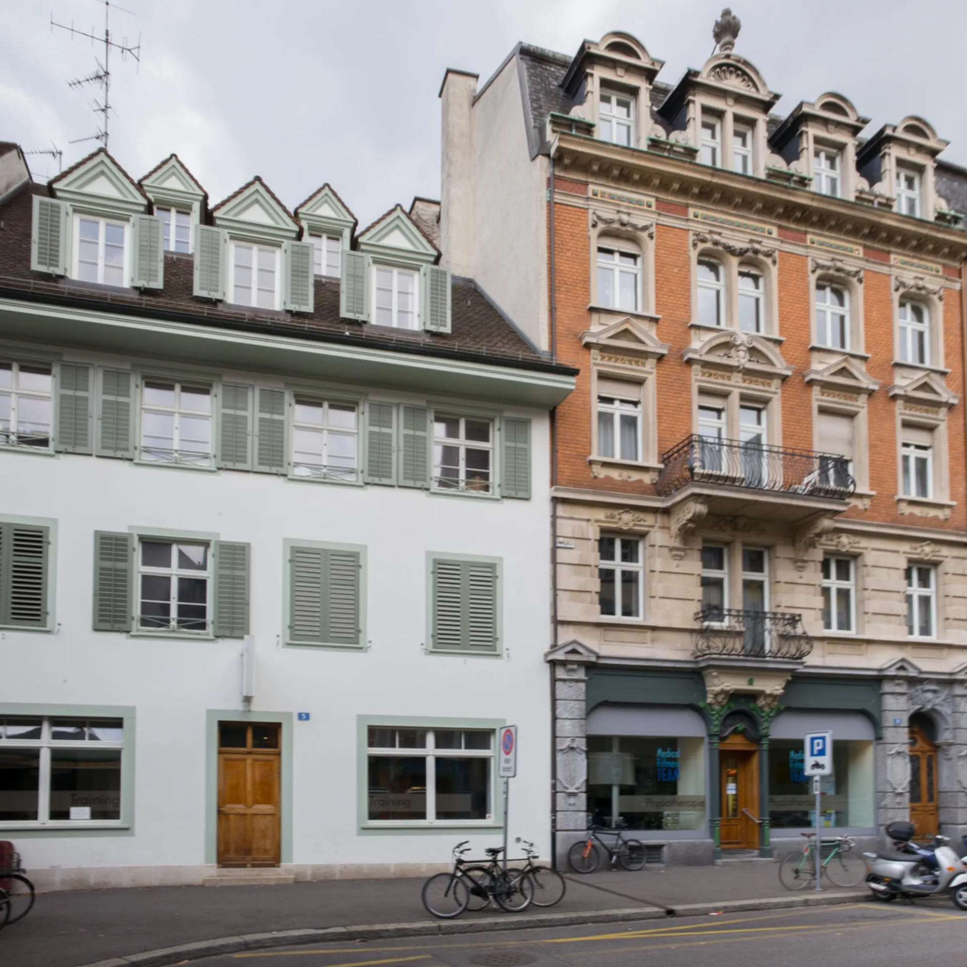 Charming old building apartment in a central location