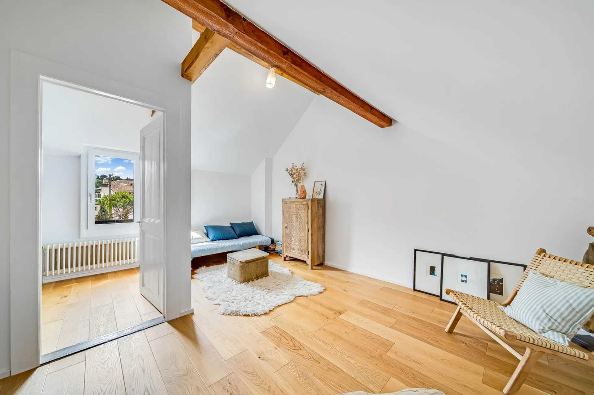 APPARTEMENT RÉNOVÉ - CACHET - OBJET RARE - GARAGE BOX - EN EXCLUSIVITÉ