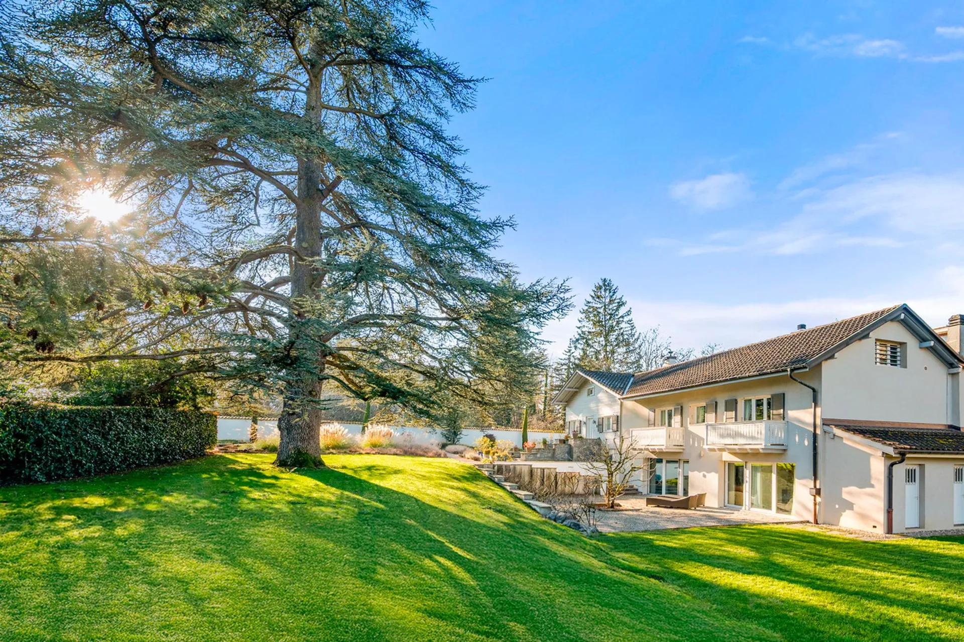 Grande villa individuelle entièrement rénovée