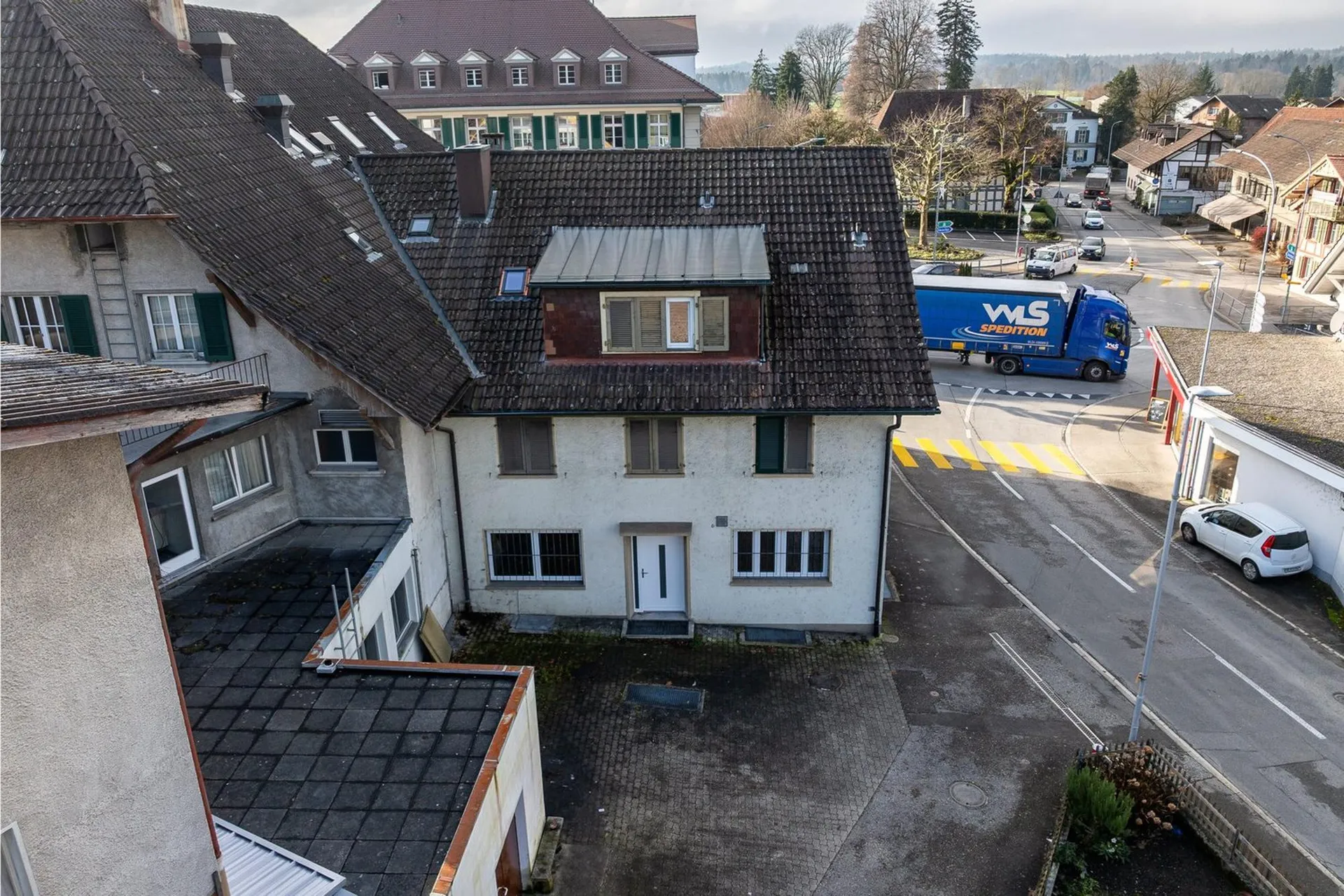 Einzelzimmer ohne Küche und Dusche an zentraler Lage zu vermieten
