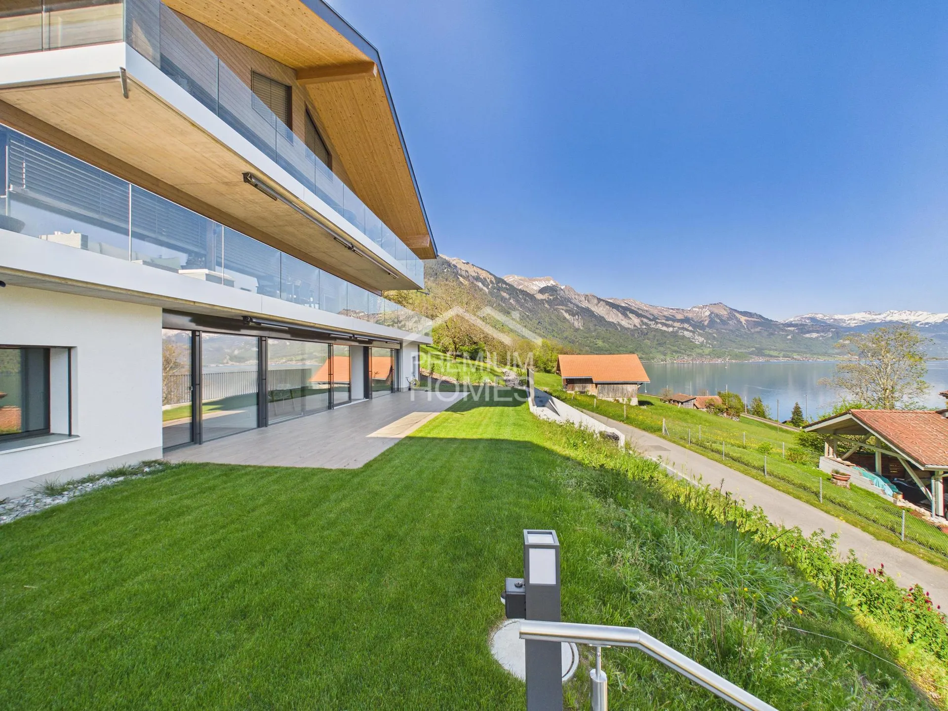 Brienzersee Lifestyle - Peace, Comfort & Sun!