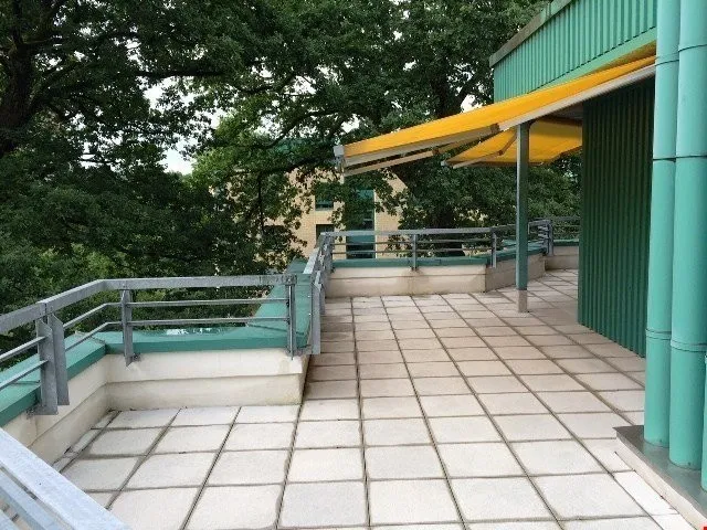 Sonnige Wohnung mit Dachterrasse