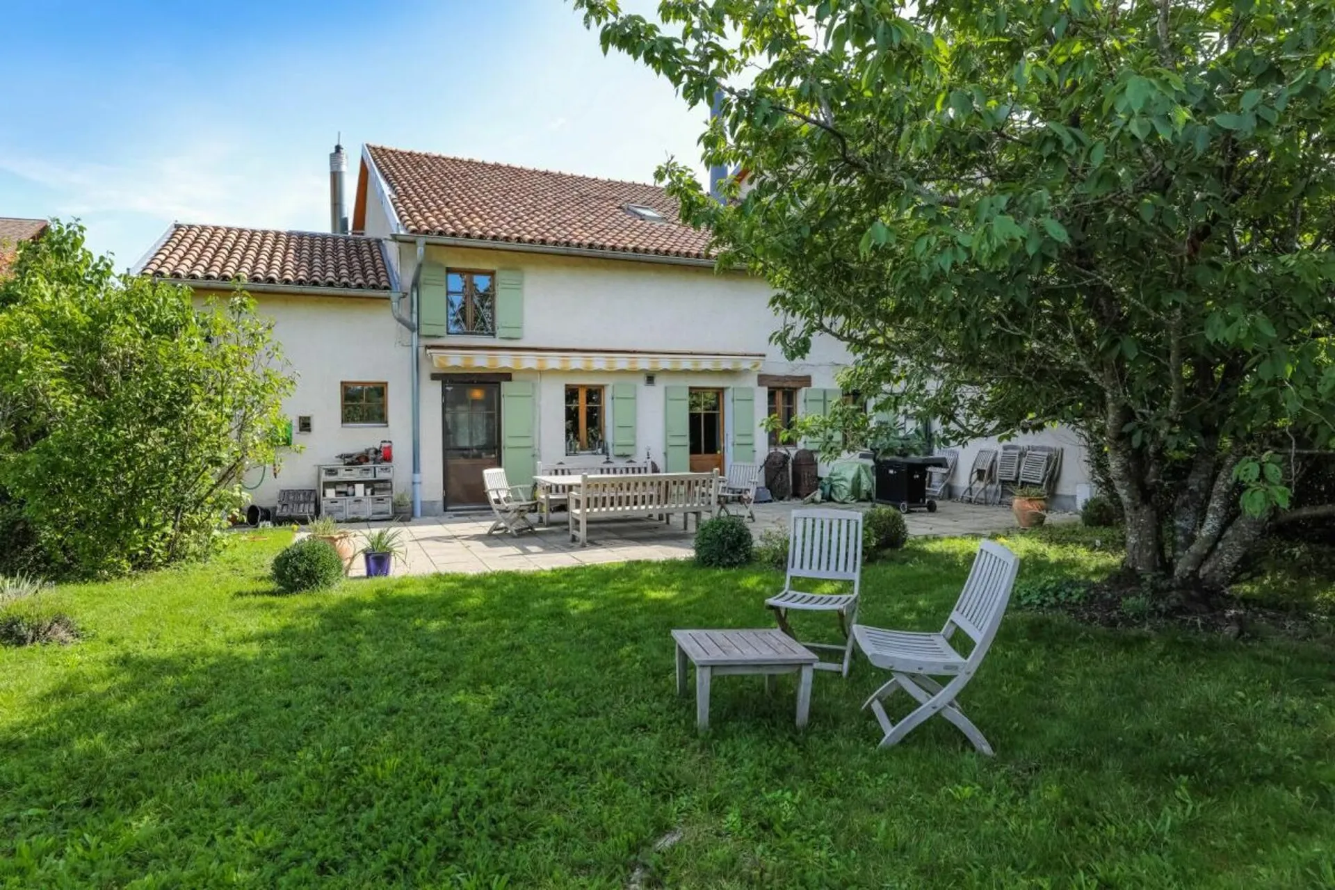 Ravissante villa en campagne avec Jardin en Bordure des Vignobles de Jussy