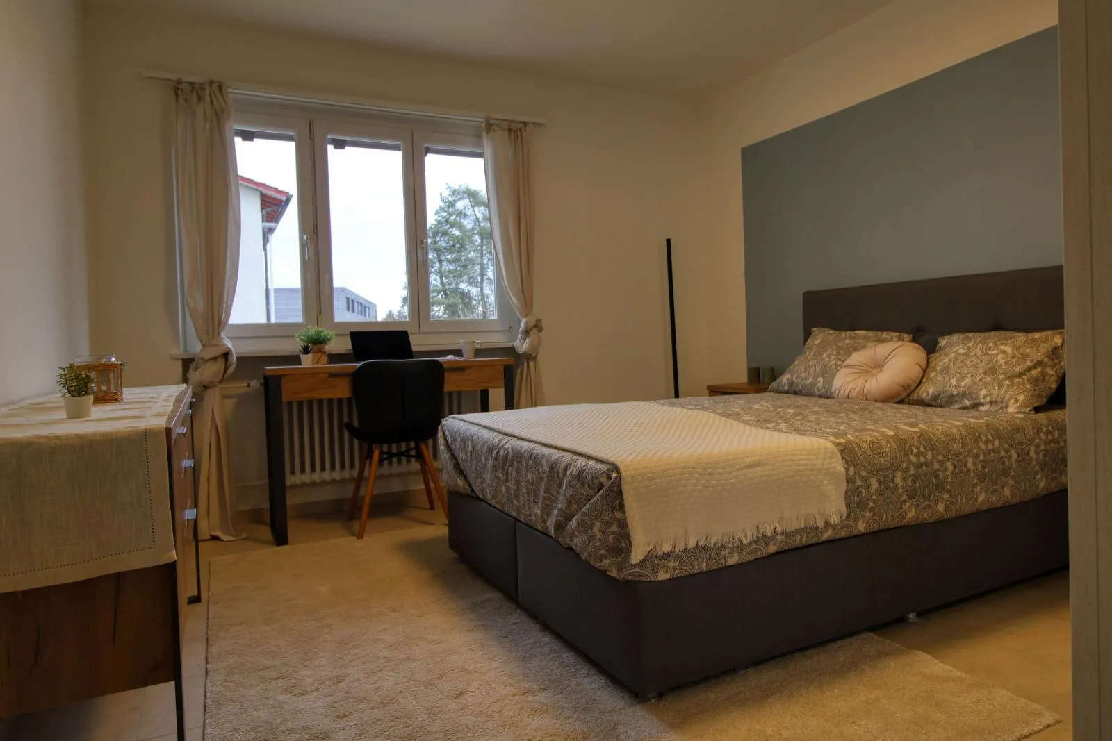 Furnished room in modernised apartment in Wallisellen