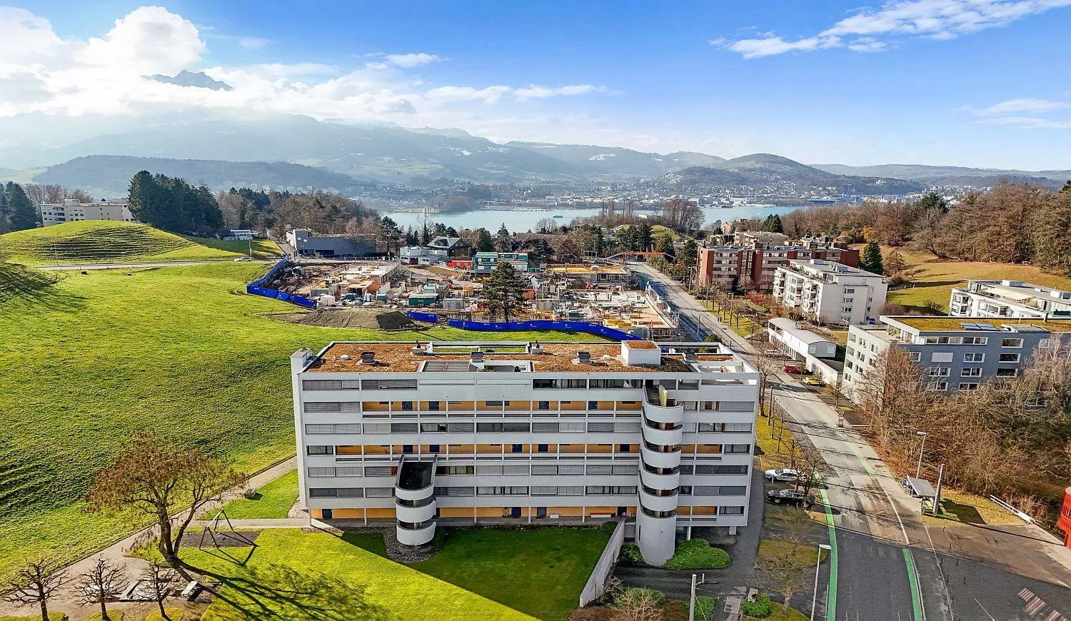 EXKLUSIVE 6.5-ZIMMER-ATTIKA-MAISONETTE – VIEL RAUM FÜR IHRE WOHNIDEEN