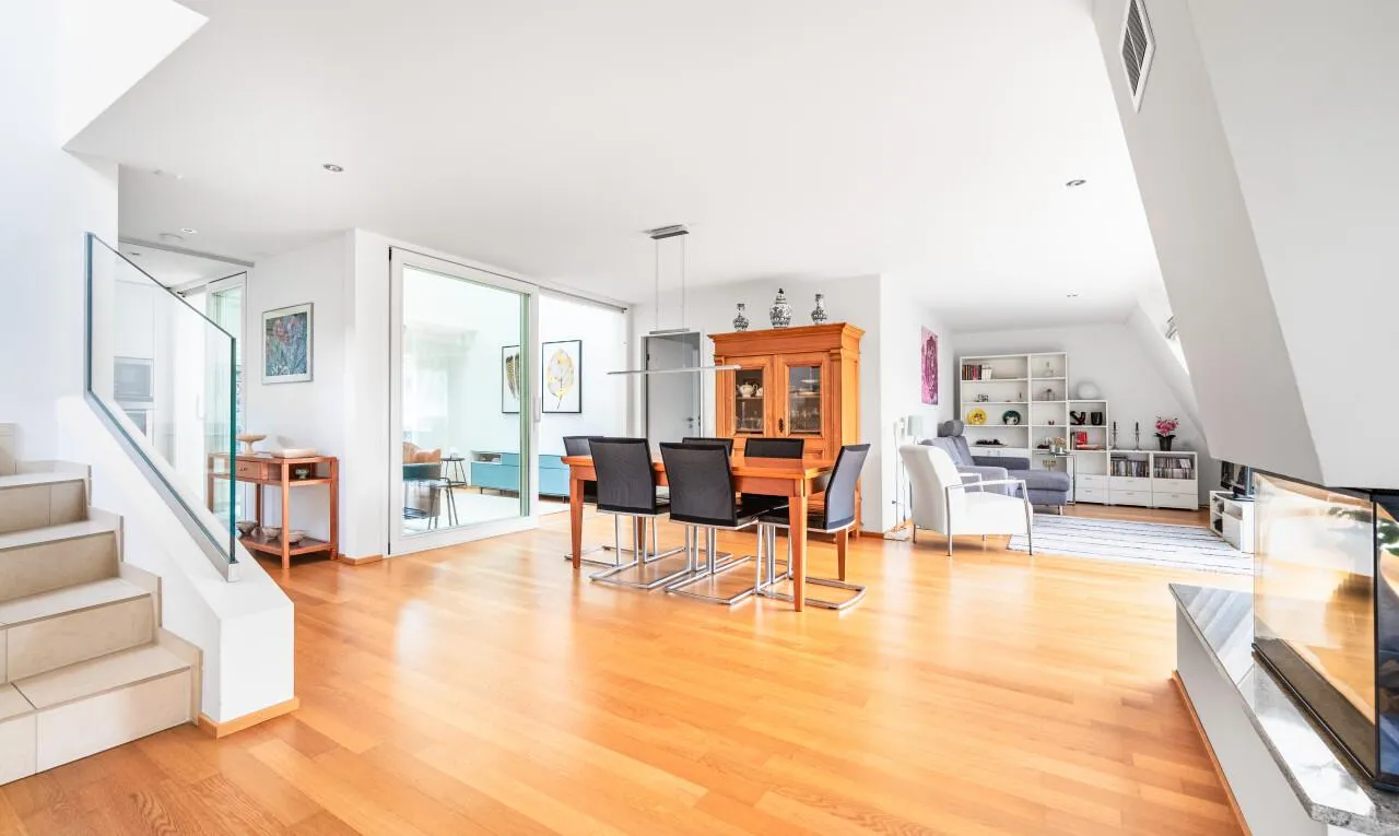 Exklusive Attika mit Einliegerwohnung und Dachterrasse