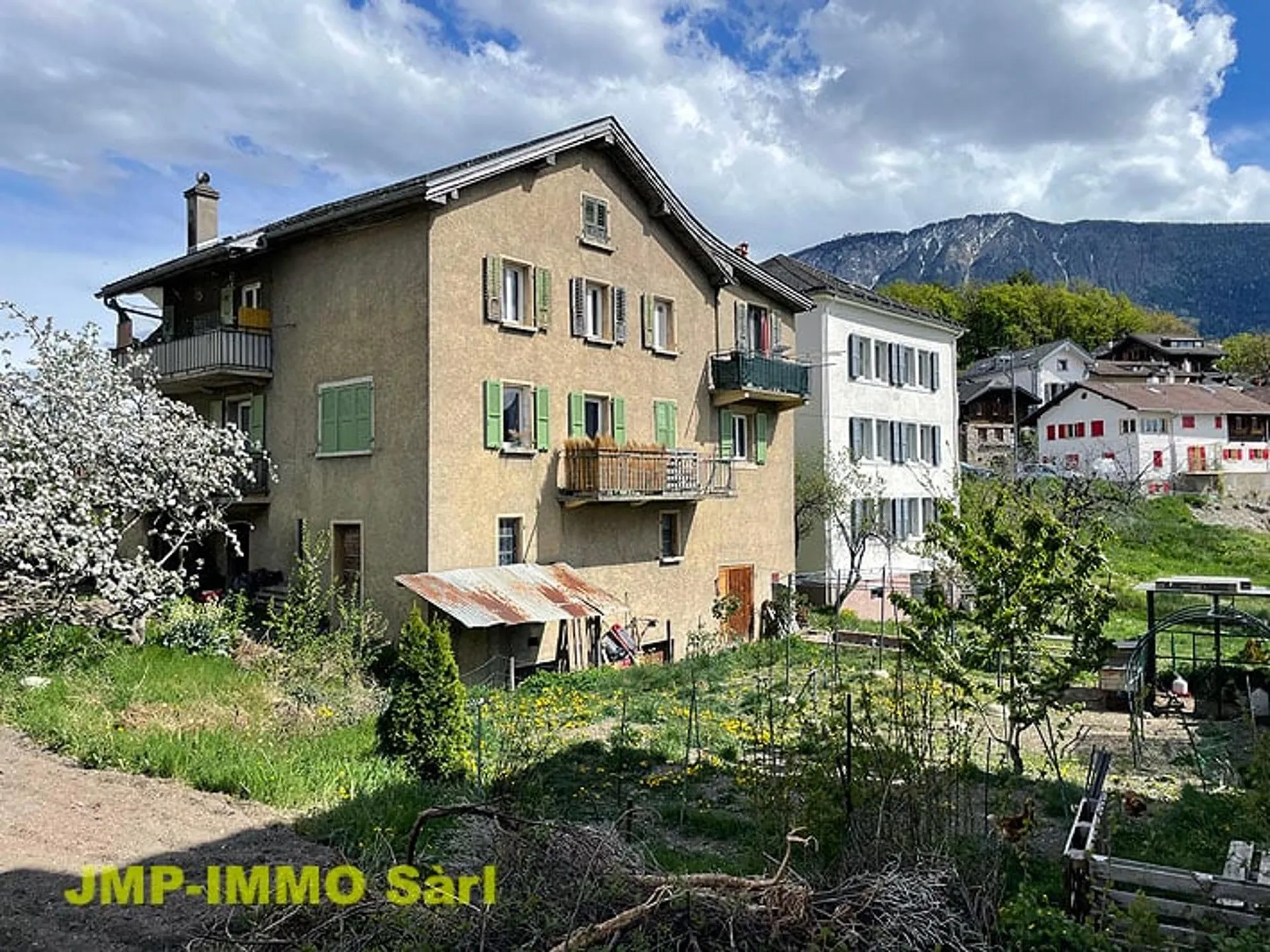 À saisir au coeur du village de Miège Valais