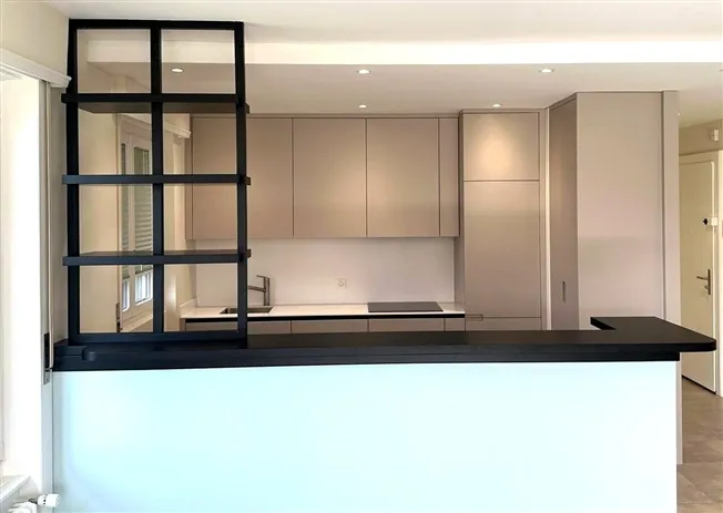 Prächtige 2,5-Zimmer-Wohnung, komplett renoviert