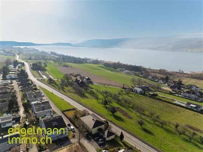 RESERVIERT Baulandparzelle mit Seesicht | Terrain à bâtir avec vue sur le lac