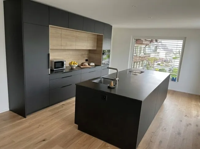 Moderne 4.5-Zimmer-Wohnung mit 2 Balkonen in Ipsach